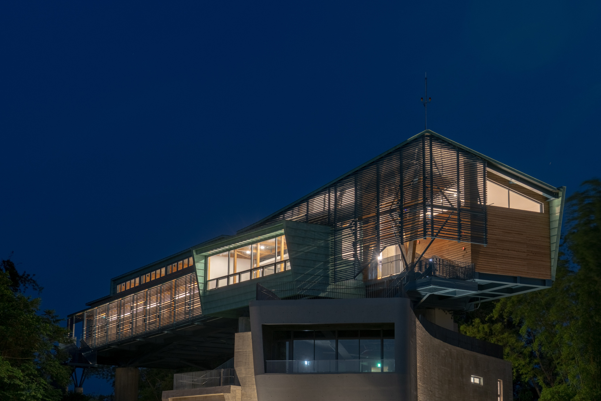 Hushan Reservoir Center